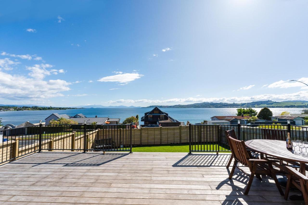 Lakeview Terrace - Taupo Holiday Home Εξωτερικό φωτογραφία